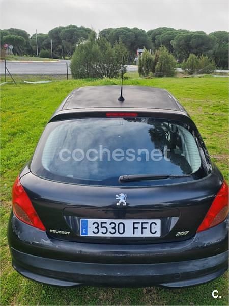 Usado Peugeot 207 90 CV (66 kW) 2006 Negro Berlina