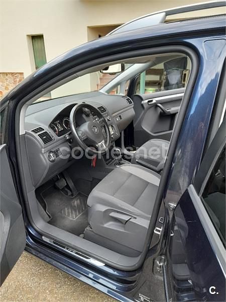 Usado VW Touran Advance 105 CV (77 kW) 2013 Azul Monovolumen