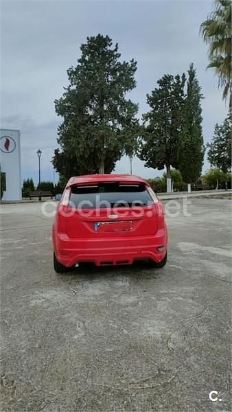 Usado Ford Focus Trend 115 CV (84 kW) 2008 Rojo Berlina