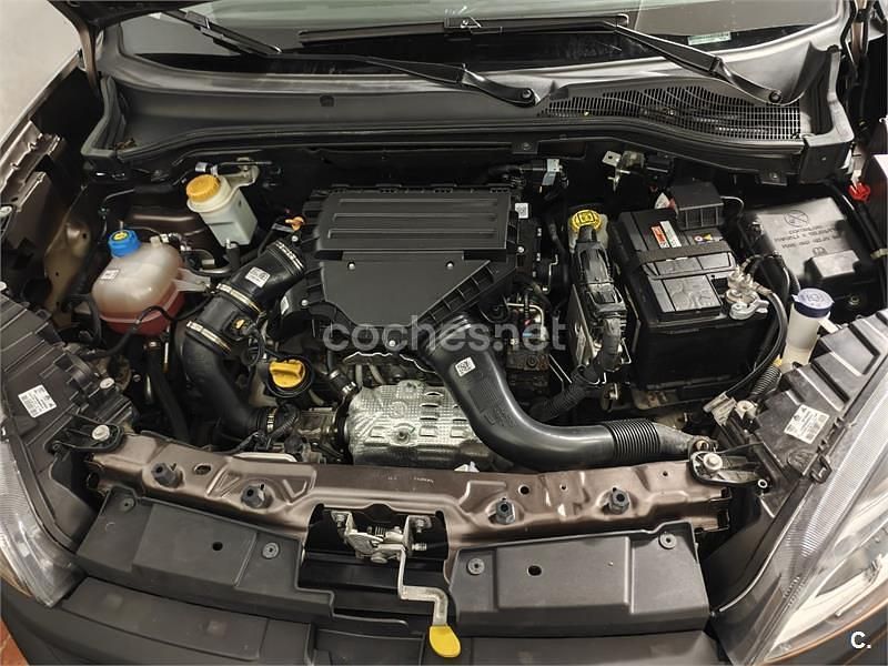 Usado Fiat Doblò Easy 95 CV (69 kW) 2016 Marrón Monovolumen