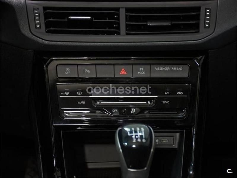 Usado VW T-Cross Sportline 110 CV (80 kW) 2023 Gris / plata SUV