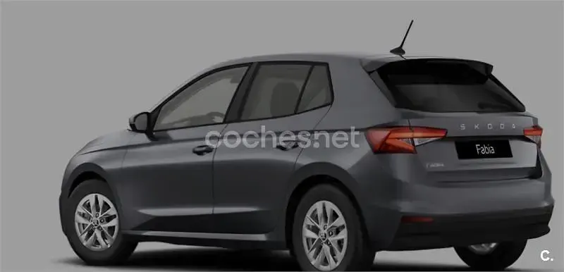 Usado Skoda Fabia Selection 80 CV (58 kW) 2024 Gris / plata Utilitario