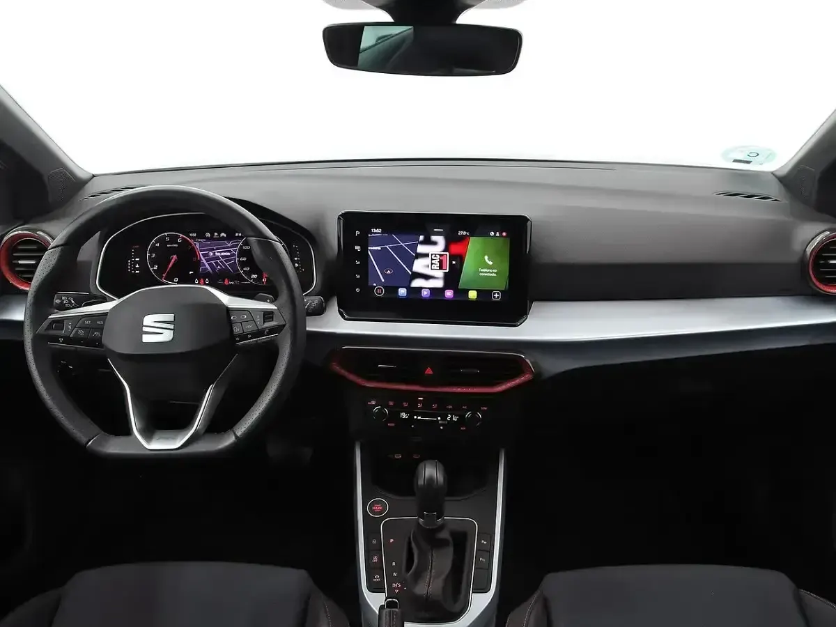 Usado Seat Arona FR 115 CV (84 kW) 2025 Gris SUV