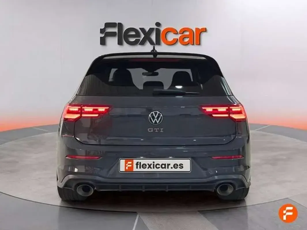 Usado VW Golf VIII GTI 301 CV (221 kW) 2022 Negro Utilitario