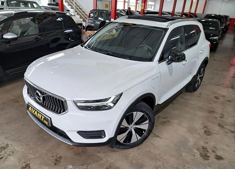 Käytetty Volvo XC40 Inscription 262 HP (192 kW) 2021 Valkoinen Katumaasturi