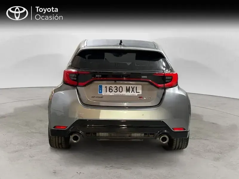 Usado Toyota Yaris 276 CV (202 kW) 2024 Gris / plata Utilitario