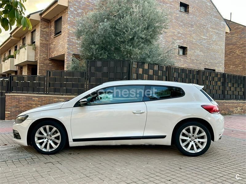 Blanco Usado 2009 VW Scirocco Coupe | 7500 € (Precio justo) - Imagen 1/4