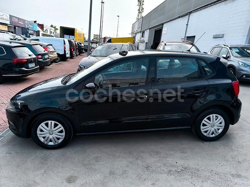 Usado VW Polo Advance 75 CV (55 kW) 2015 Negro Berlina
