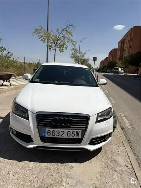 Usado Audi A3 Ambition 140 CV (102 kW) 2010 Blanco Utilitario