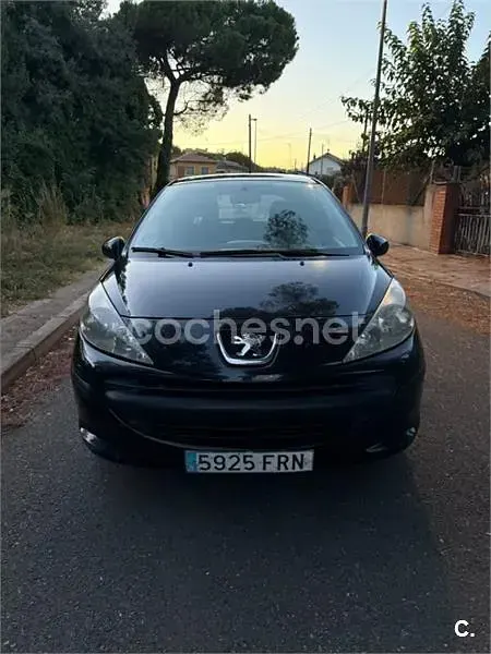 Usado Peugeot 207 90 CV (66 kW) 2007 Negro Berlina