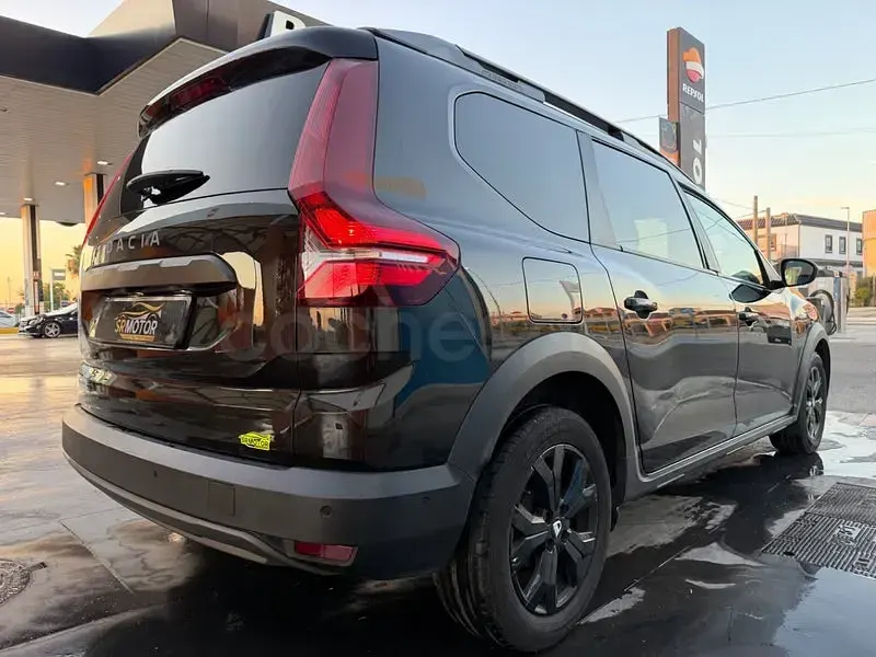 Usado Dacia Jogger Extreme 100 CV (73 kW) 2022 Negro Monovolumen