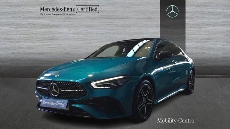 Azul híper Usado 2025 Mercedes CLA220 AMG line Berlina | 39.900 € (Super precio) - Imagen 1/3