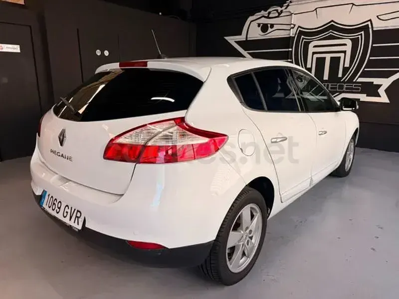Usado Renault Mégane Dynamique 130 CV (95 kW) 2010 Blanco Berlina