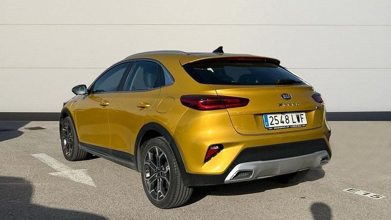 Usado Kia XCeed 141 CV (103 kW) 2022 Amarillo SUV
