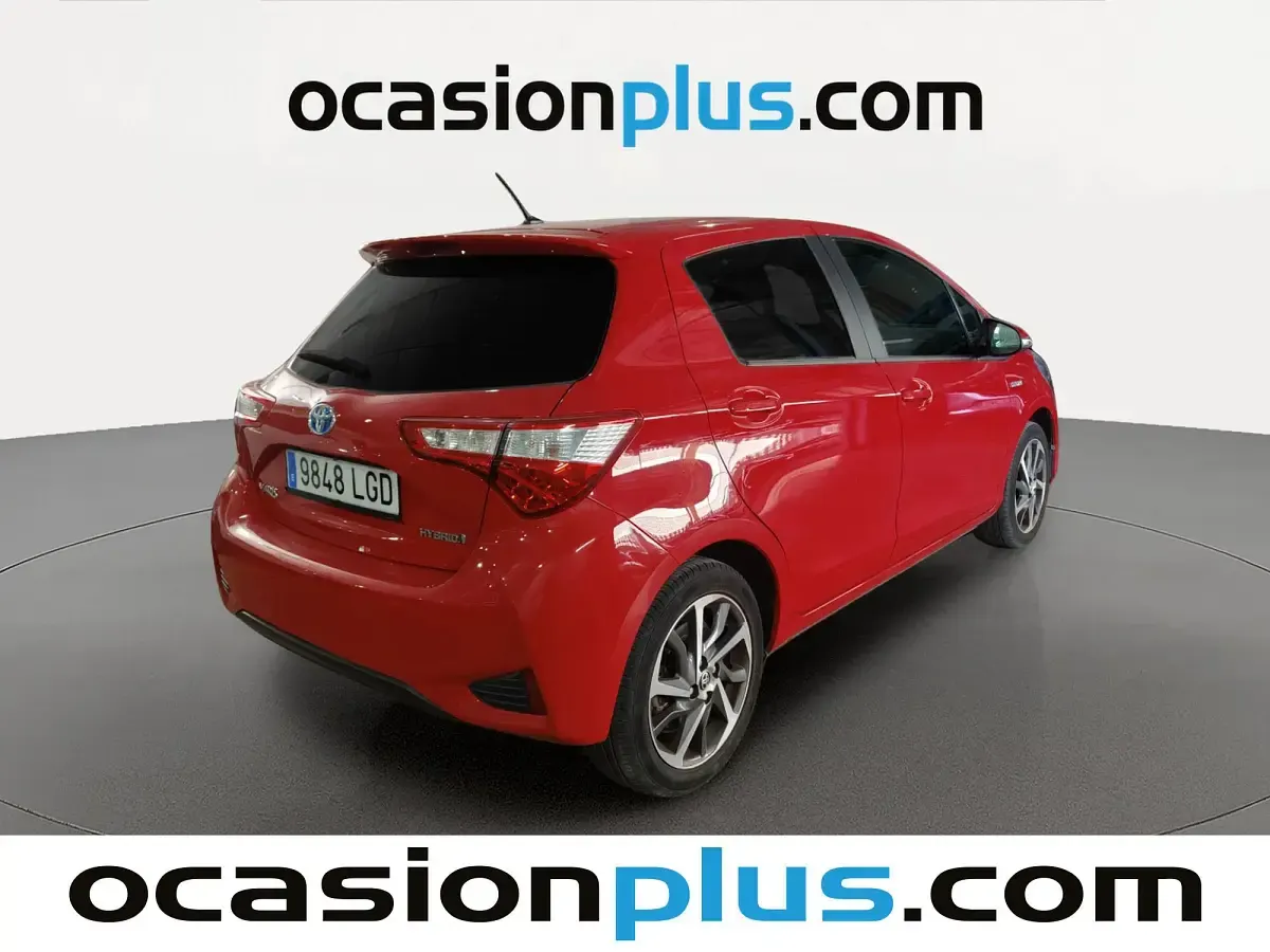Usado Toyota Yaris Advance 100 CV (73 kW) 2020 Rojo