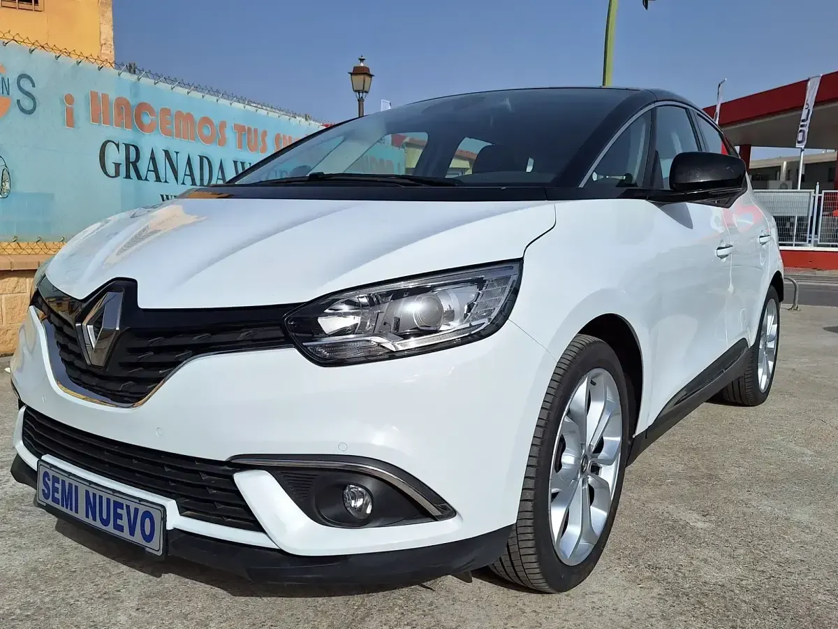 Begagnad Renault Grand Scénic IV Zen 120 HK (88 kW) 2020 Vit Minibuss