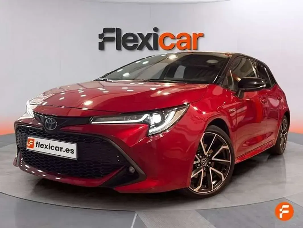 Używany Toyota Corolla Active 122 KM (89 kW) 2019 Czerwony Sedan/Limuzyna