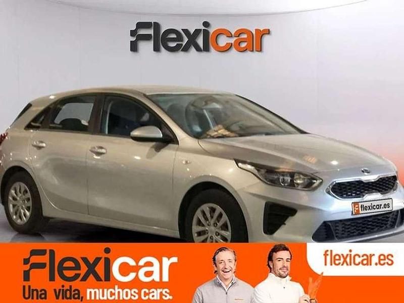 Gris Usado 2019 Kia Ceed Berlina | 12.190 € (Buen precio) - Imagen 1/4
