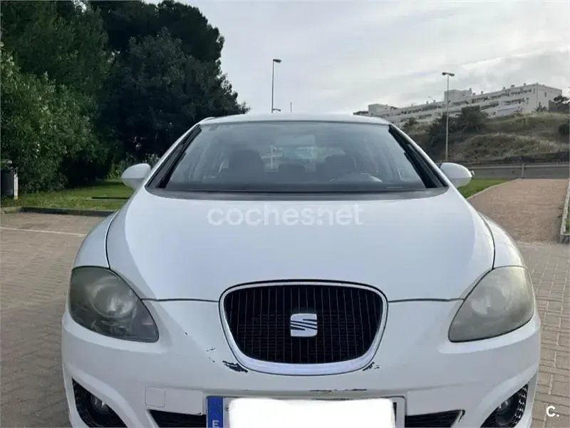 Usado Seat Leon Style 105 CV (77 kW) 2010 Blanco Utilitario