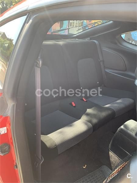 Rojo Usado 2002 Hyundai Coupé Coupe | 5500 € - Imagen 1/4