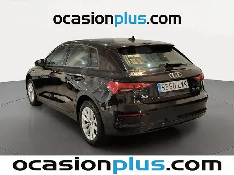 Usado Audi A3 110 CV (80 kW) 2022 Negro Berlina