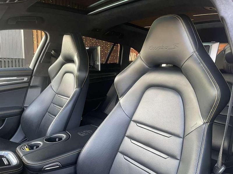 Usado Porsche Panamera Sport Turismo 680 CV (500 kW) 2019 Blanco Familiar
