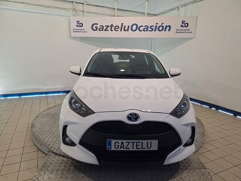 Usado Toyota Yaris Hybrid Active 116 CV (85 kW) 2022 Blanco Berlina
