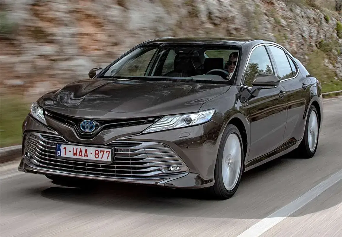 Usado Toyota Camry Advance 218 CV (160 kW) 2019 Azul Berlina