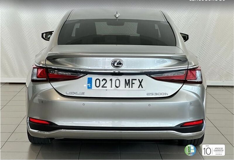 Usado Lexus ES300H 218 CV (160 kW) 2023 Gris Berlina