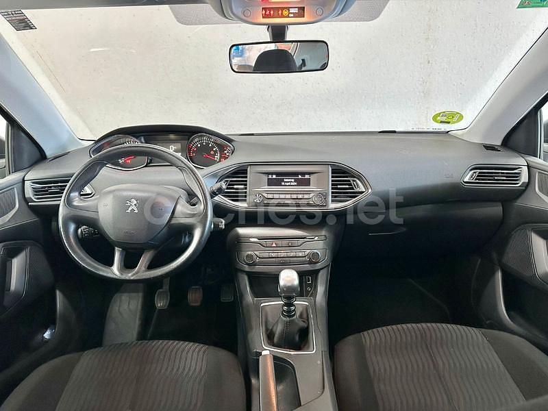 Usado Peugeot 308 Allure 155 CV (114 kW) 2015 Gris / plata Berlina