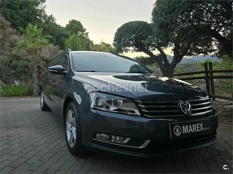 Usado VW Passat Edition 140 CV (102 kW) 2014 Azul Familiar