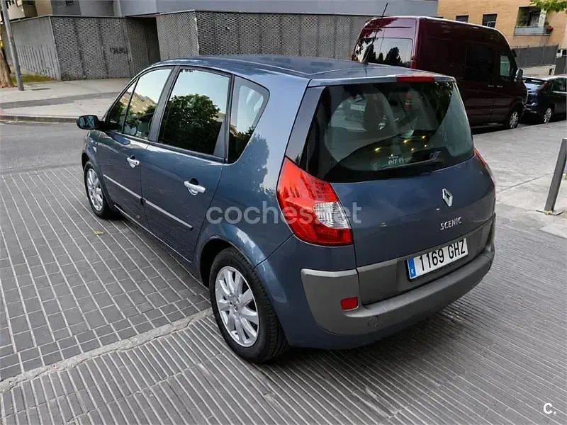 Usado Renault Scénic II Expression 110 CV (80 kW) 2008 Azul Monovolumen