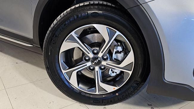 Usado Kia XCeed 100 CV (73 kW) 2025 Gris / plata SUV