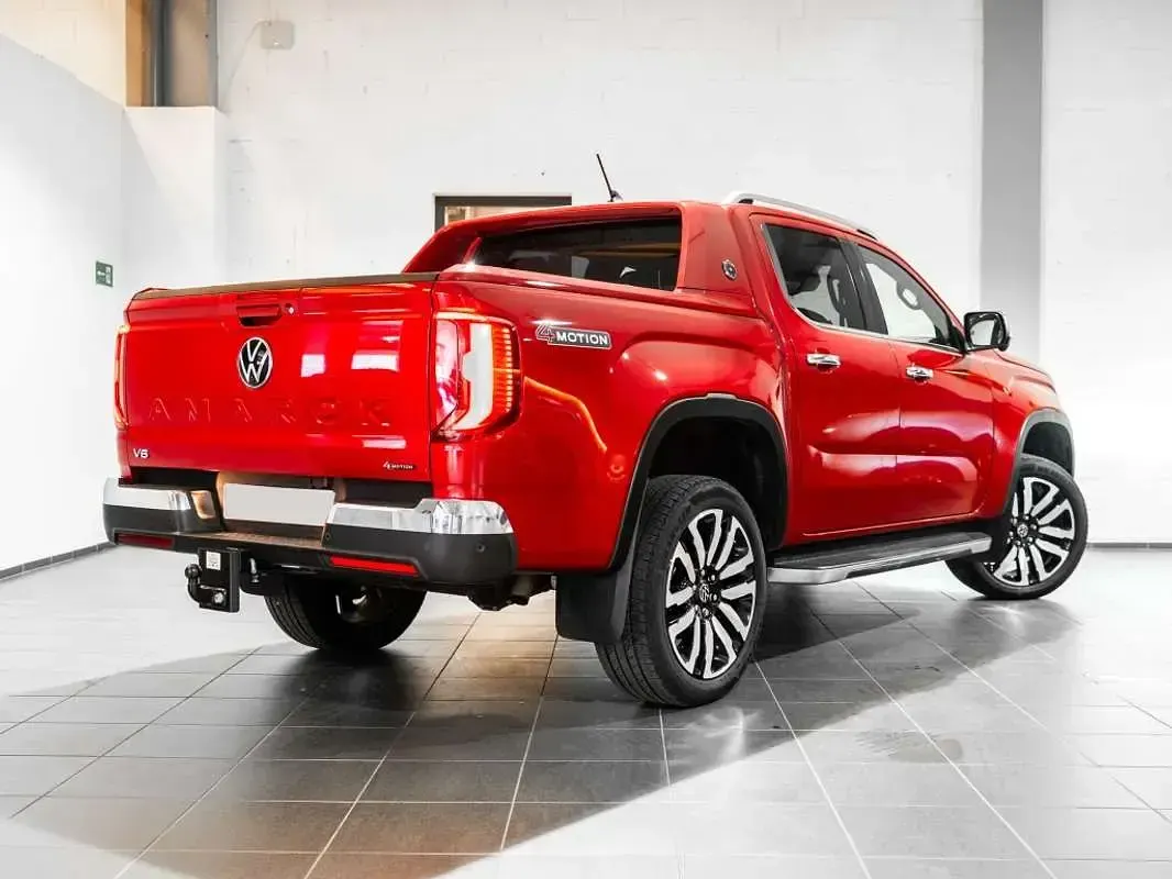Usado VW Amarok Aventura 241 CV (177 kW) 2024 Rojo Pickup/Camioneta