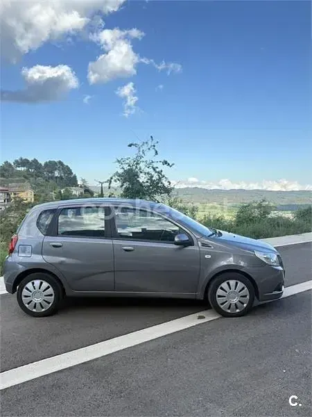 Usado Chevrolet Aveo LS 84 CV (61 kW) 2009 Gris / plata Berlina