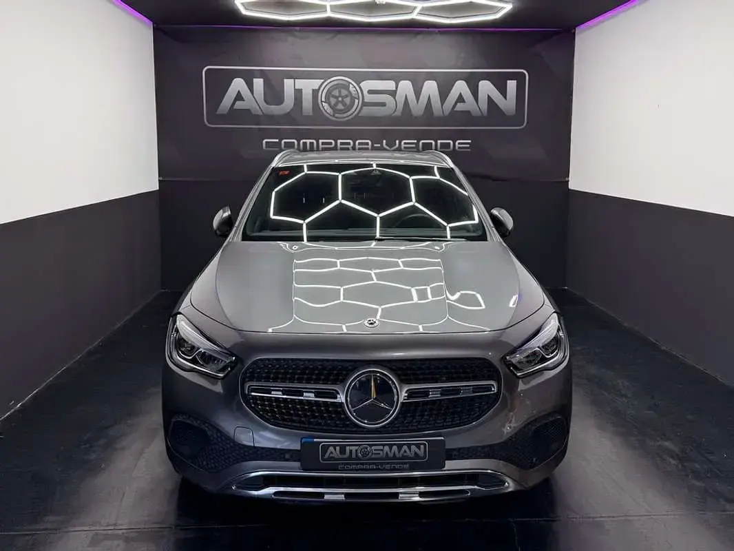 Usado Mercedes GLA200 163 CV (119 kW) 2021 Gris SUV