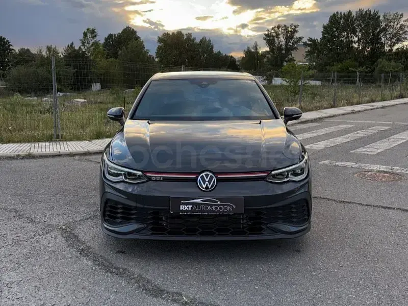 Usado VW Golf VIII GTI Clubsport 301 CV (221 kW) 2023 Gris / plata Berlina
