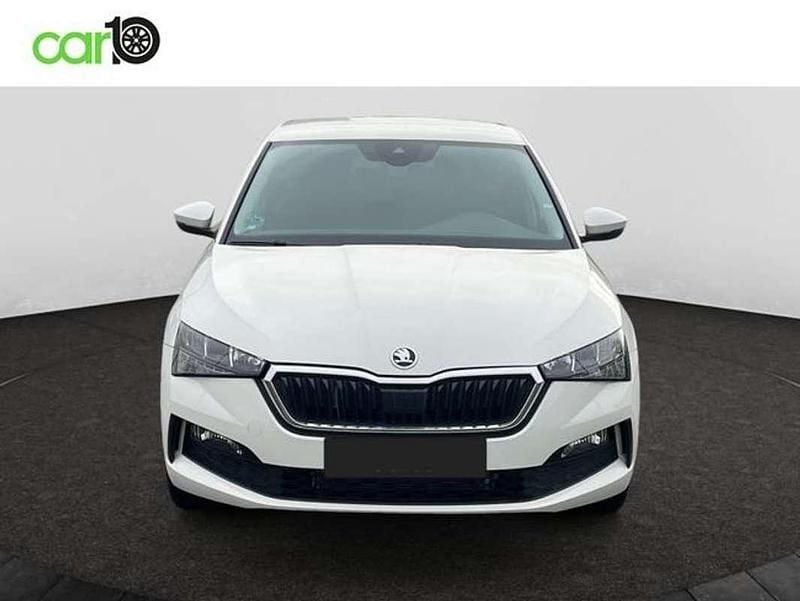 Usado Skoda Scala Ambition 116 CV (85 kW) 2023 Blanco Utilitario