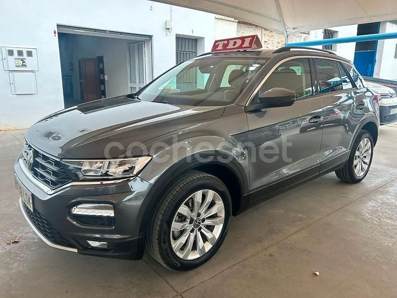 Usado VW T-Roc Advance 150 CV (110 kW) 2021 Gris / plata SUV