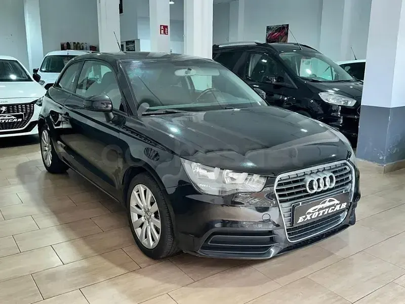 Usado Audi A1 Attraction 122 CV (89 kW) 2010 Negro Utilitario