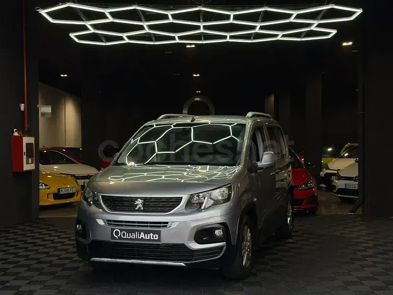 Usado Peugeot Rifter Allure 100 CV (73 kW) 2019 Gris / plata Monovolumen