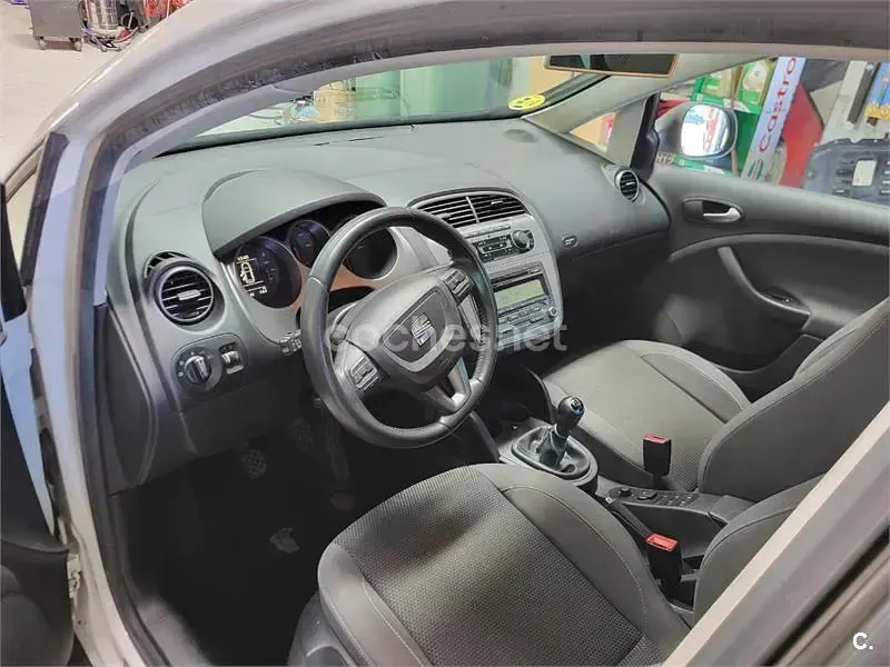 Usado Seat Altea I-Tech 105 CV (77 kW) 2014 Blanco Monovolumen