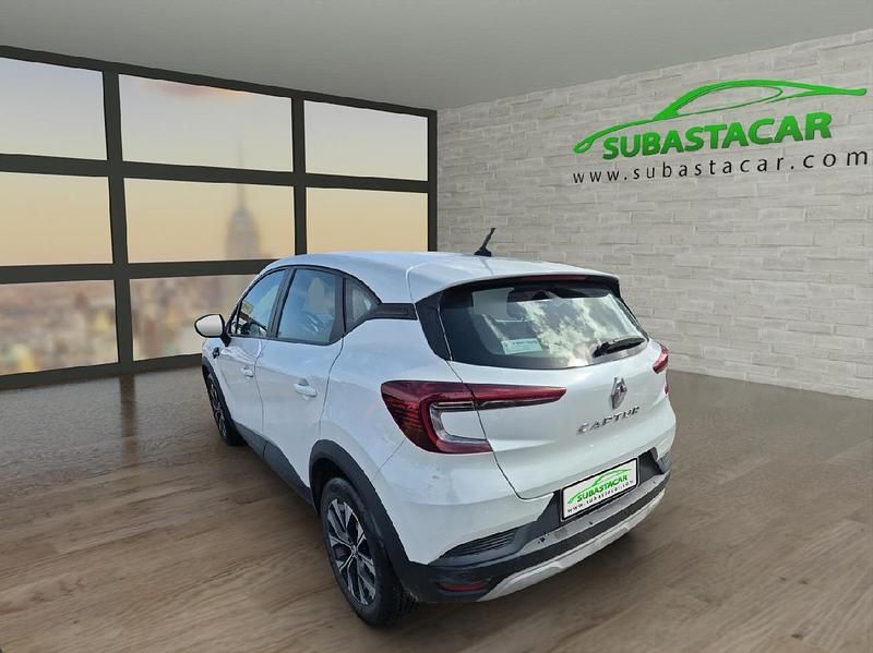 Usado Renault Captur Intens 100 CV (73 kW) 2022 Blanco SUV
