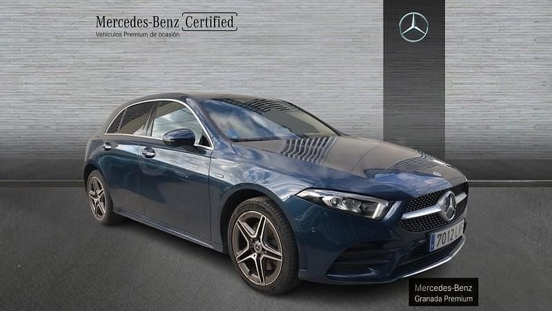 Usado Mercedes A250 AMG line 218 CV (160 kW) 2021 Azul denim Berlina