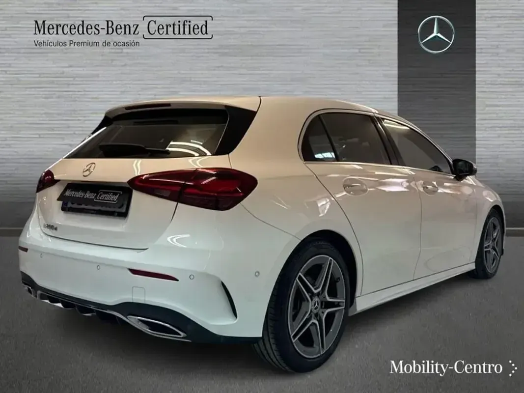 Usado Mercedes A200 AMG line 150 CV (110 kW) 2024 Blanco polar Utilitario