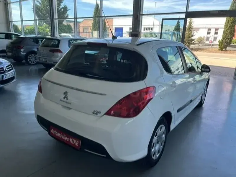 Usado Peugeot 308 Access 112 CV (82 kW) 2011 Blanco Berlina