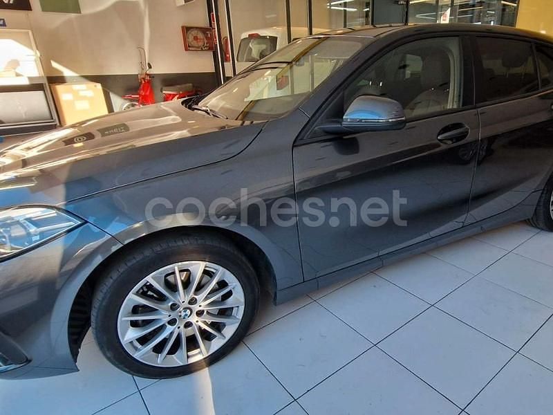 Usado BMW 118 150 CV (110 kW) 2020 Gris / plata Utilitario