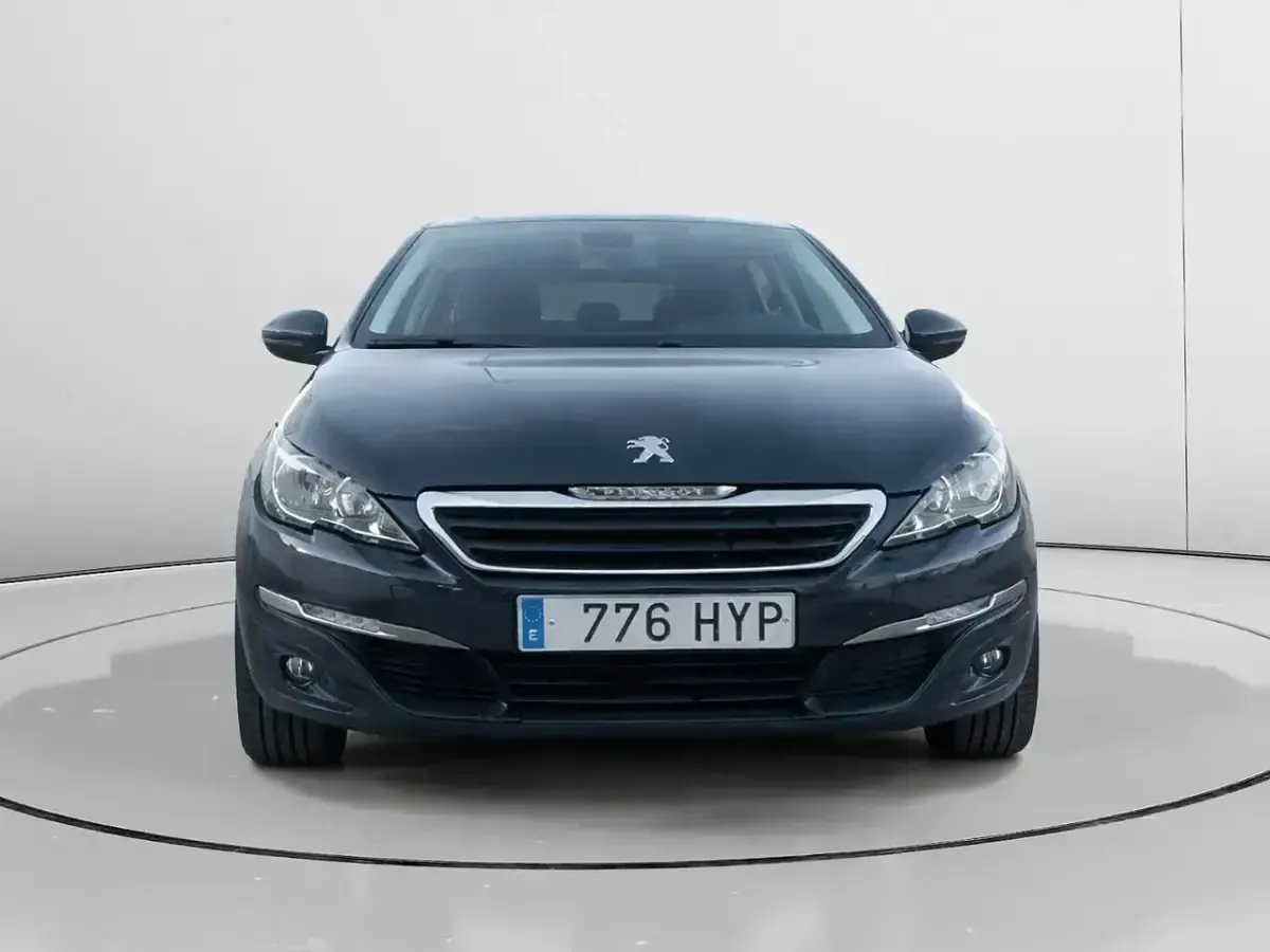 Usado Peugeot 308 Active 131 CV (96 kW) 2014 Gris Familiar