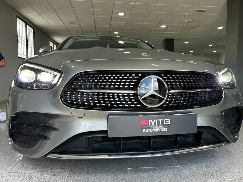 Usado Mercedes E200 197 CV (144 kW) 2021 Gris / plata Berlina