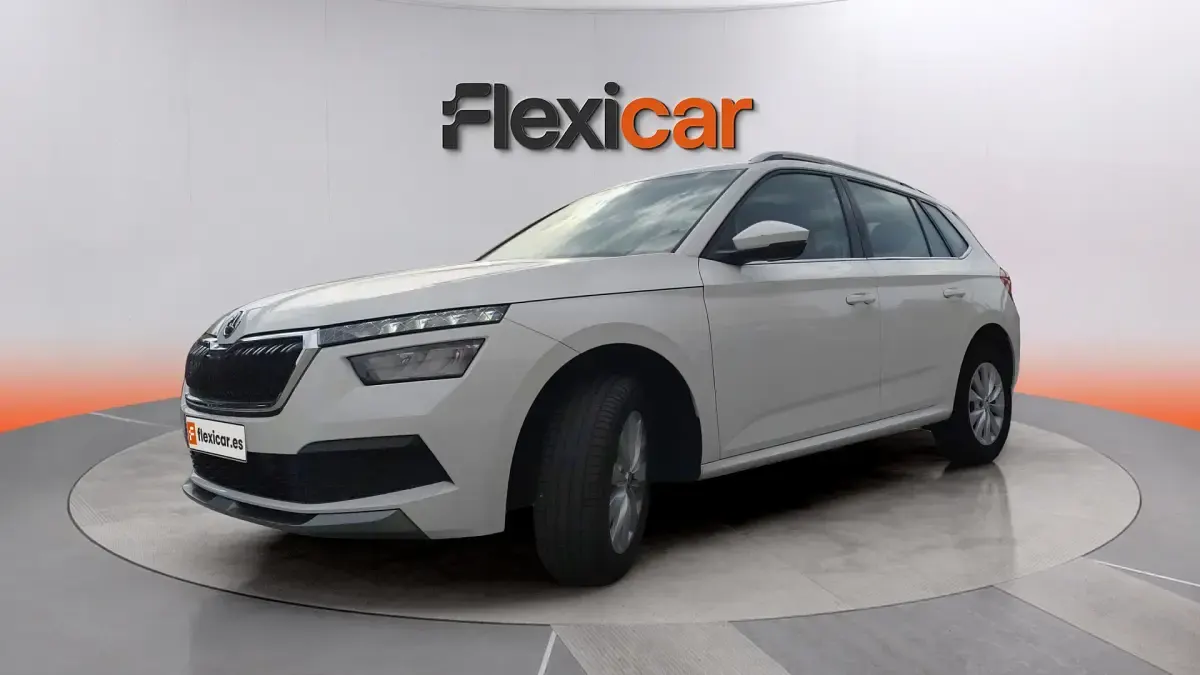 Usado Skoda Kamiq Ambition 110 CV (80 kW) 2021 Blanco SUV
